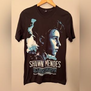 Shawn Mendes Illuminate World Tour Tee Size Medium